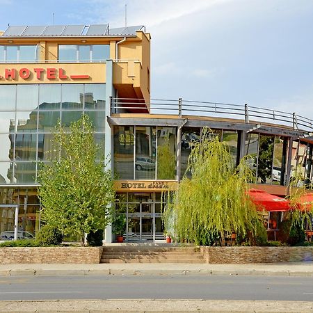 Dream Hotel Sliven Bagian luar foto