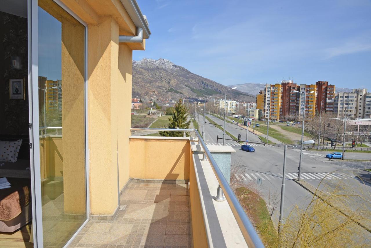 Dream Hotel Sliven Bagian luar foto