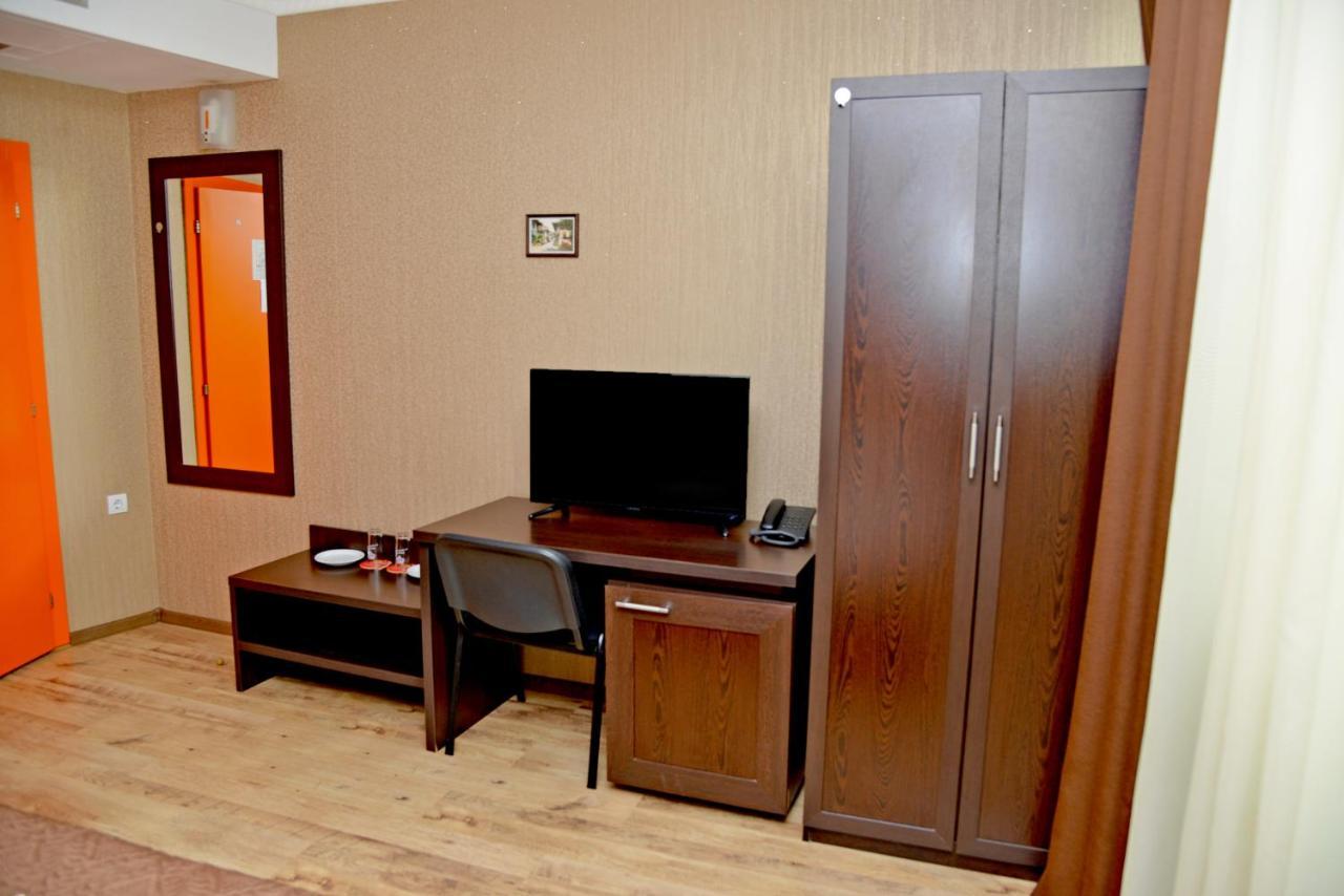 Dream Hotel Sliven Bagian luar foto